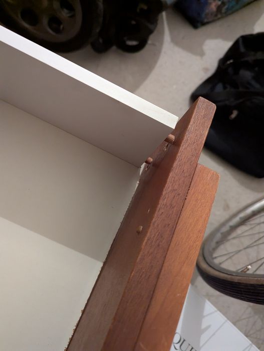 Cómoda madeira castanha