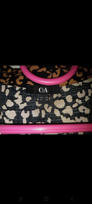 Vestido novo, comprido, padrão tigreda preto e amarelado, 38 - C&A