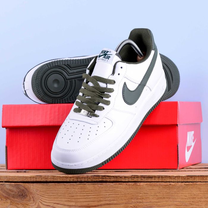 (1994) Кросівки Nike Air Force білі з хакі (42-46) найк найки