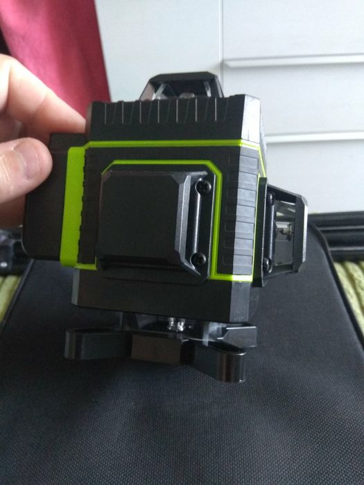 Лазерний рівень  Hilda 4D 16 лінії