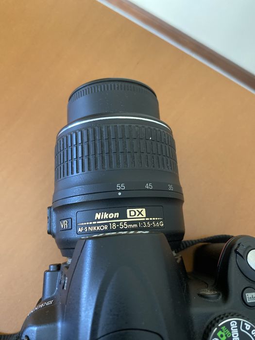 Nikon D3000 / Objetiva Nikon AF-S 18-55mm