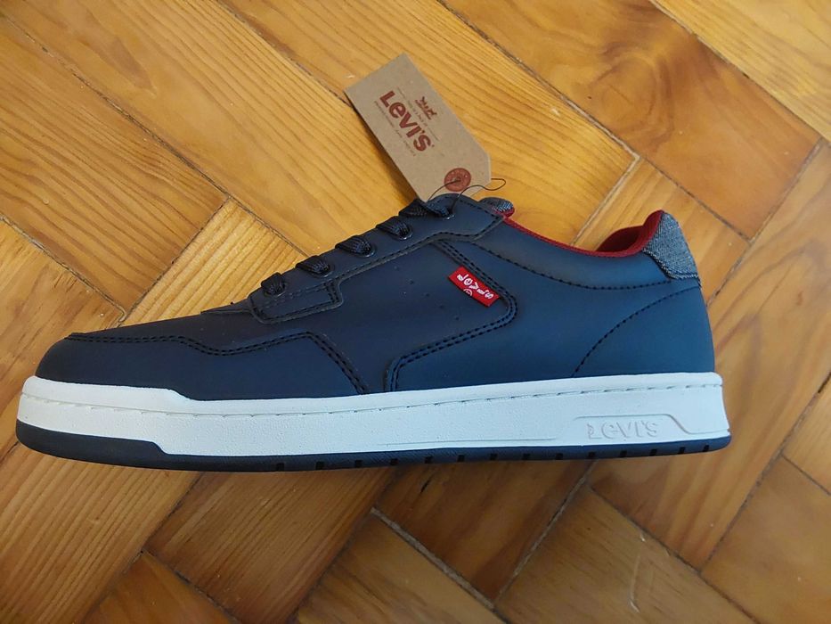 Sapatilhas Azuis  Levi's.