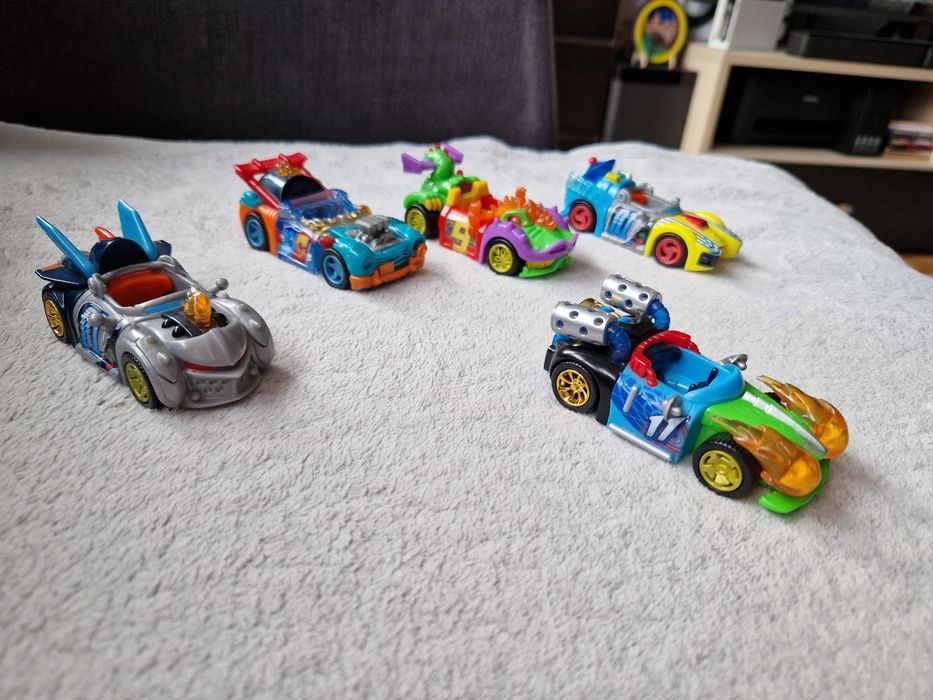 Zestaw 5 samochodzików T-RACES