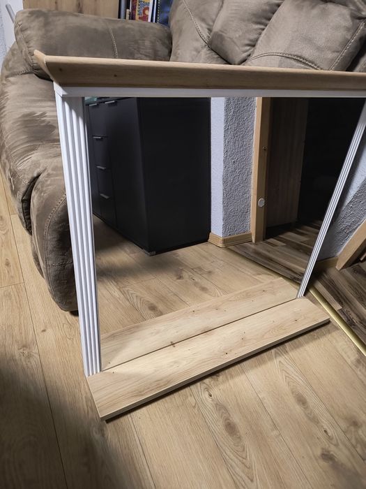 Sprzedam lustro (87x83)