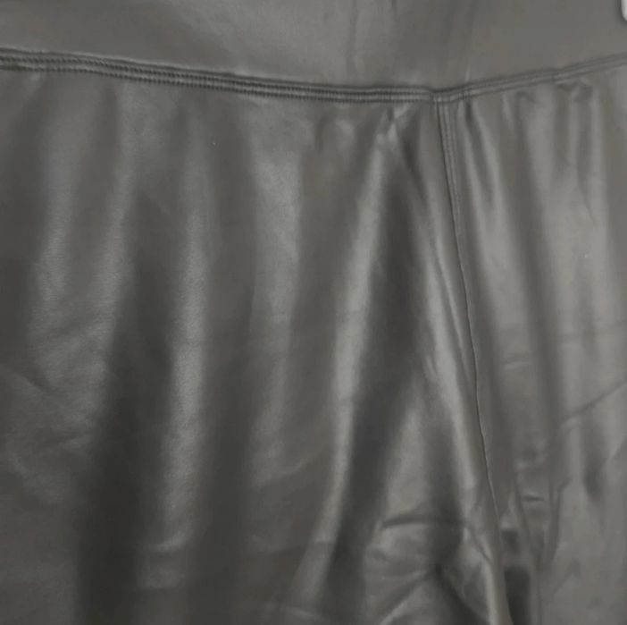 Leginsy eko skóra skajkowe elastyczne ocieplane r.M/L j.nowe