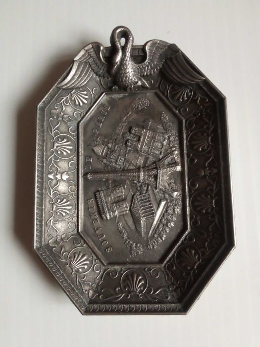 Cinzeiro em metal "Souvenir de Paris", usado