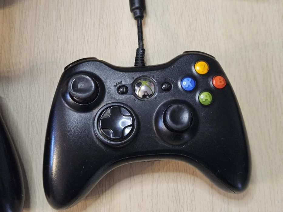 Xbox 360 S 240GB dwa pady + gry