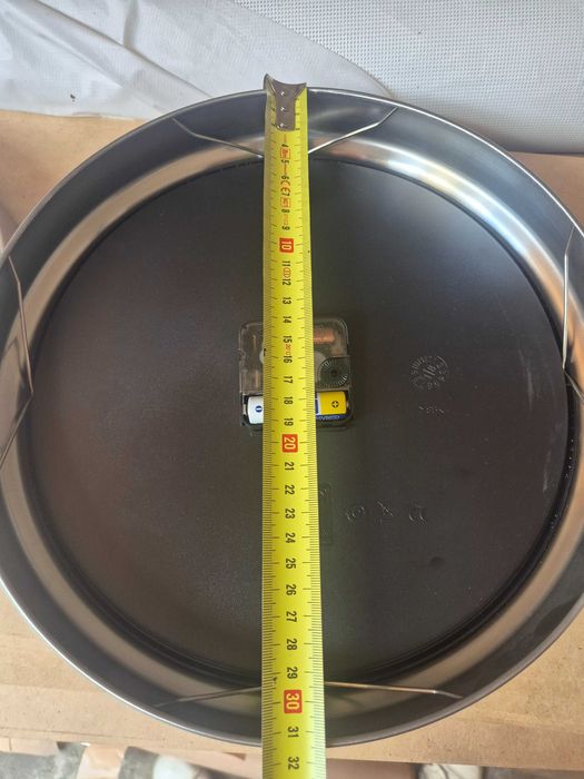 Zegar srebrny metalowy tarcza 32 cm, Ikea PUGG ścienny