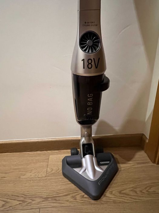 Aspirador vertical sem fios Rowenta