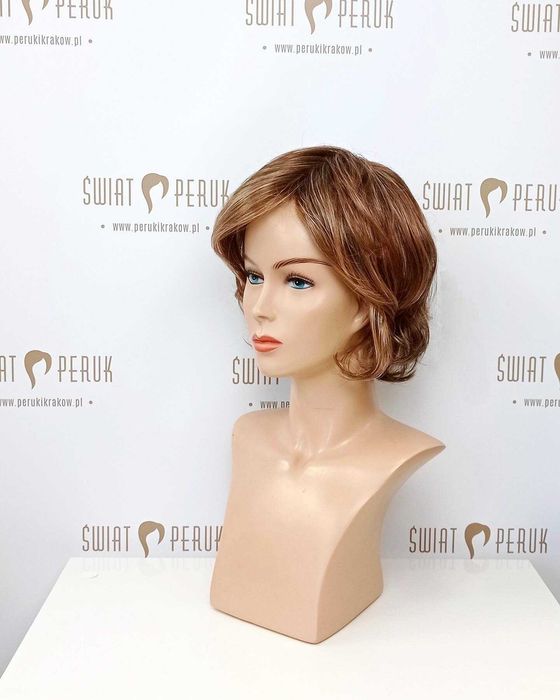 Krótka, falowana peruka syntetyczna Chmielnik