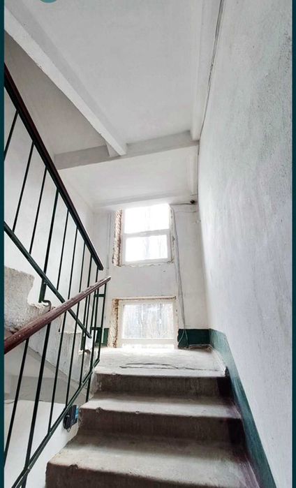 Продаю гарну 2к.квартиру-студію в Лісках, з меблями та технікою.ц6