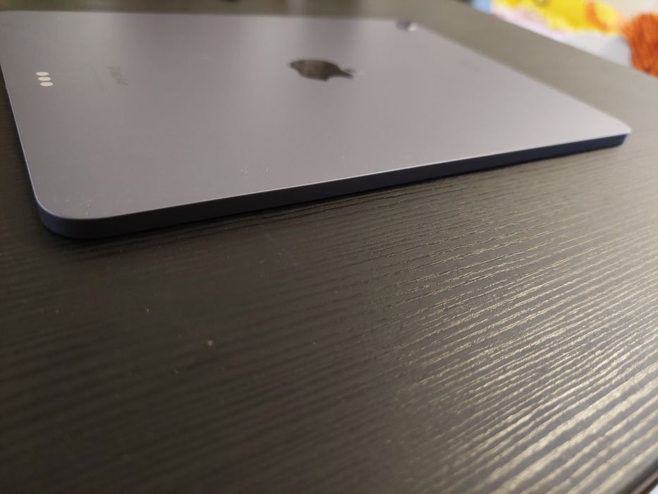 Apple iPad Air 5 256GB nowoczesny Procesor M1 stan Idealny A2588