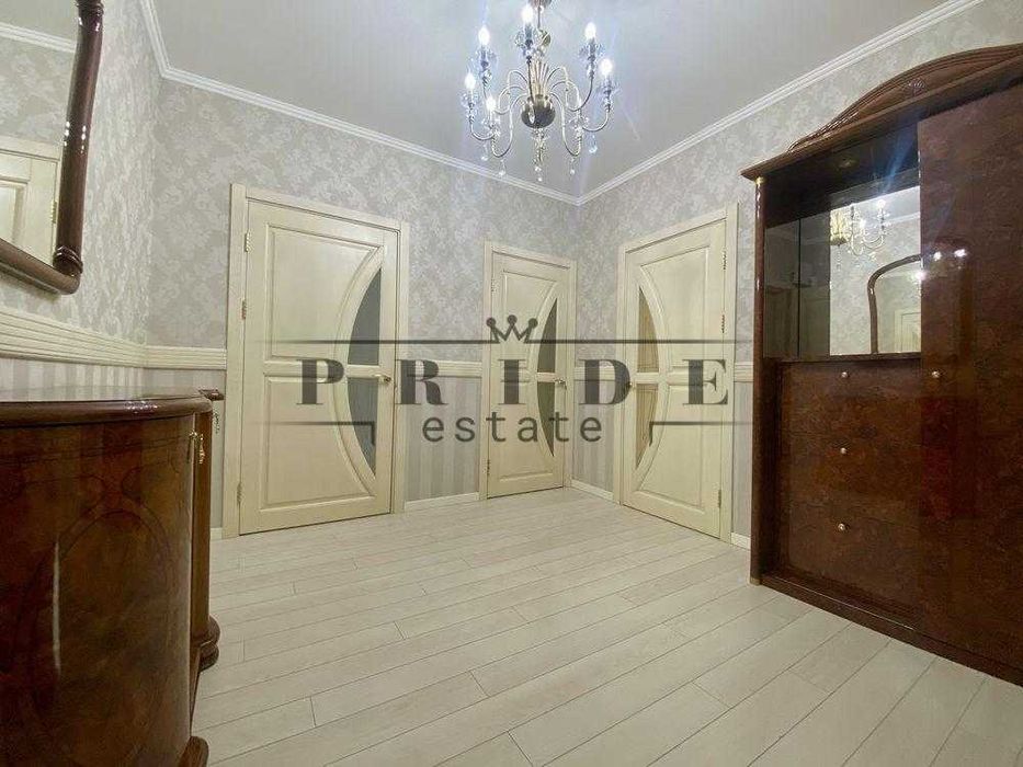 *Троєщина. Закревського, 41А; Деснянський район, трикімнатна квартира