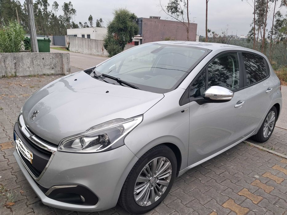 Peugeot 208 1.6 HDi Style | 2016 | 188.000 km | 6900 €
