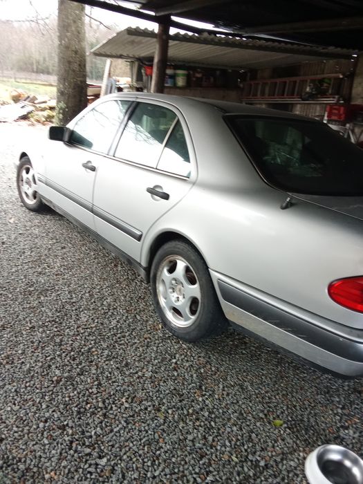 Mercedes-Benz E220d