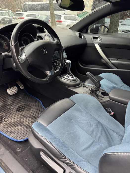 Peugeot RCZ 2011рік 1.6 бензин