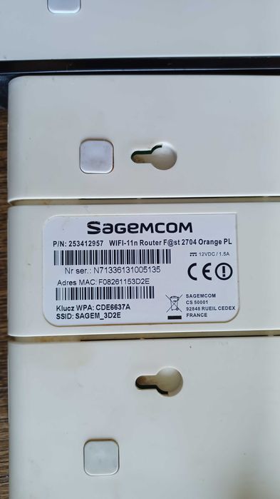 2 ROUTERy WiFi ze wbudowanym modemem ADSL2+ marki SAGEM +kabelki