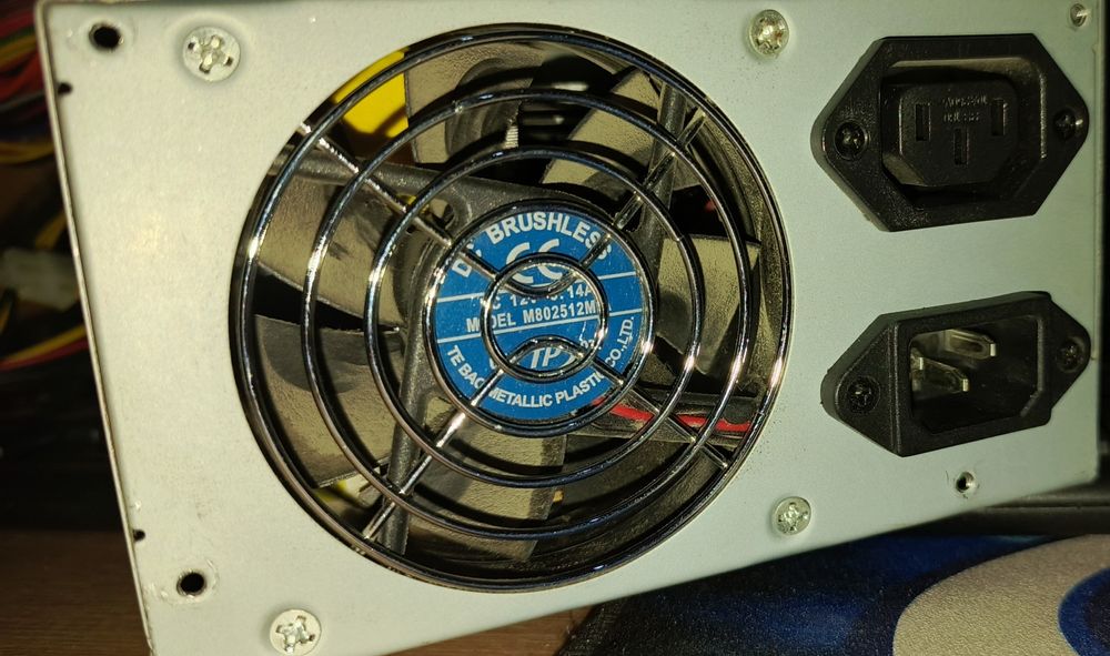 Продам Блок питания