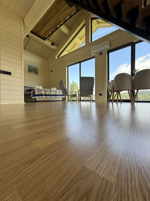 Відпочинок в Карпатах з теплим басейном та гарячим чаном.