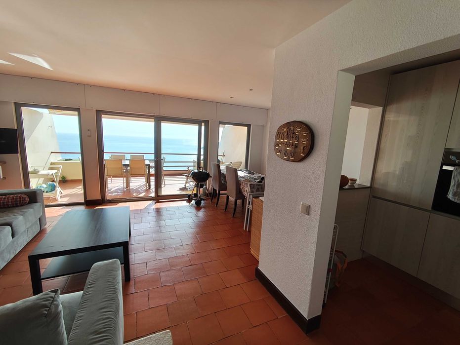 Casa T2 Duplex para férias em Sesimbra Vista-mar e Garagem LIVRE DE 22 A 29 AGOSTO