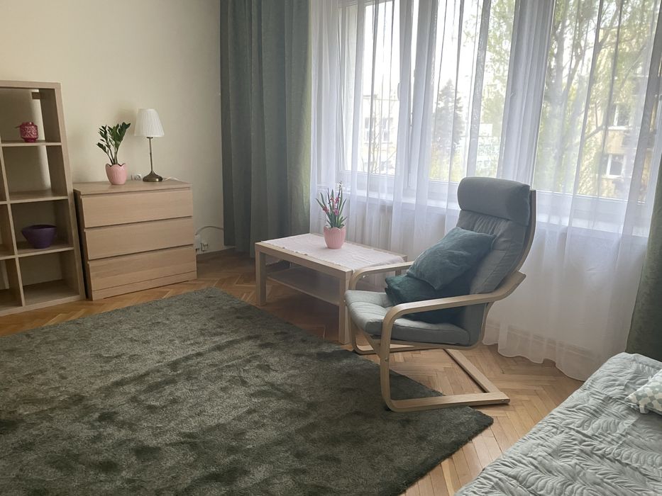 Kawalerka w centrum Warszawy z miejscem do parkowania - Widok 2