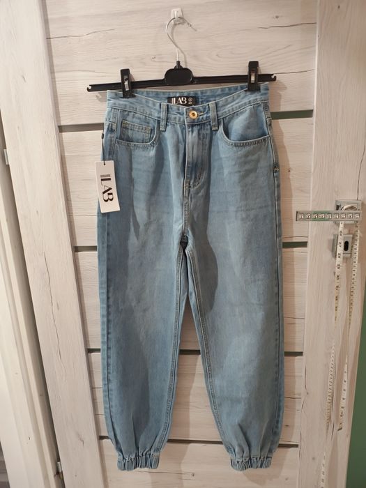 Jeansy damskie Answear