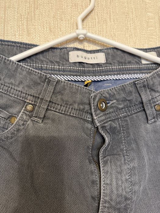 Штани Bugatti. Розмір 29-30. Стан відмінний. На літо.