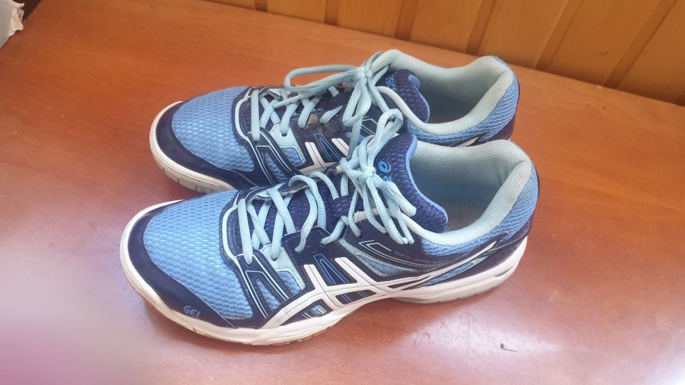 Кросівки  ASICS .   Оригінал.