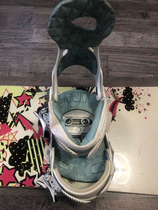 Сноуборд Rade яскравий з кріпленнями