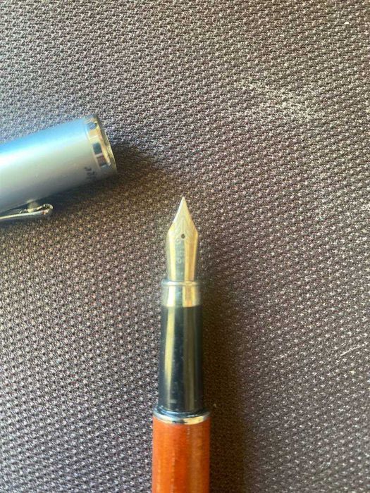 Перьевая ручка DeCambridge