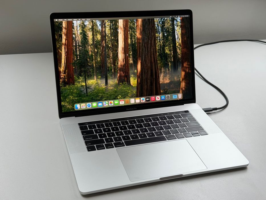 Macbook Pro 15.4 Apple - MDM i7 16GB 512SSD