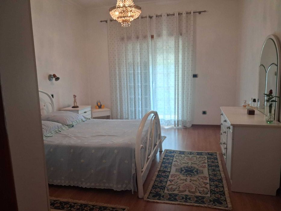 Mobília de Quarto de Casal - Bom estado