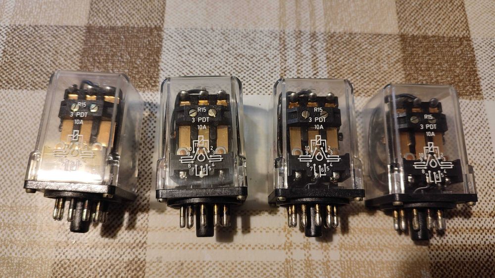 Sprzedam przekaźniki R15