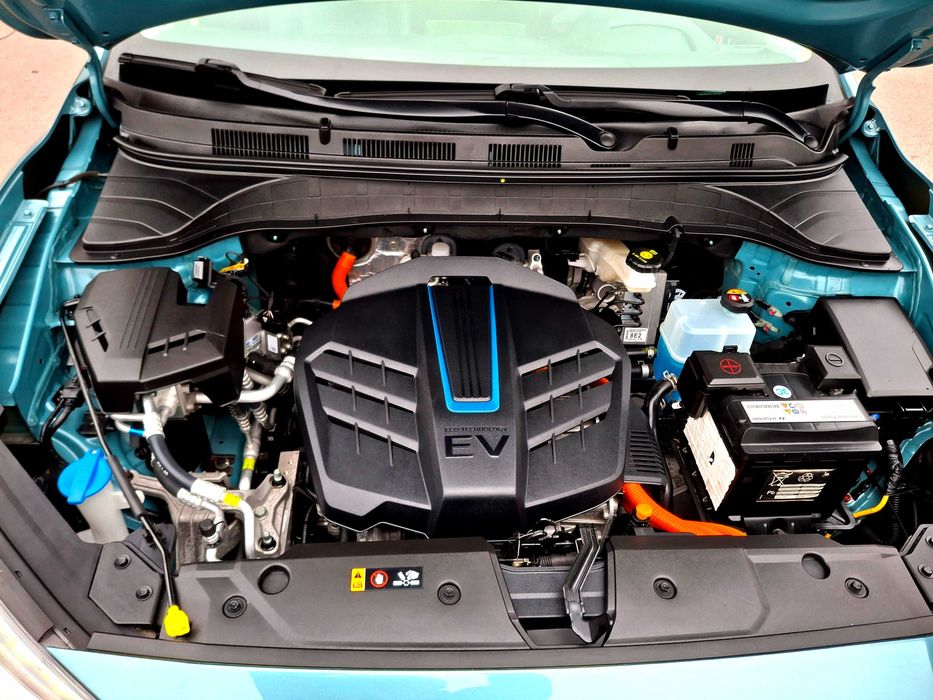 Hyundai Kona Electric. 64 kw.