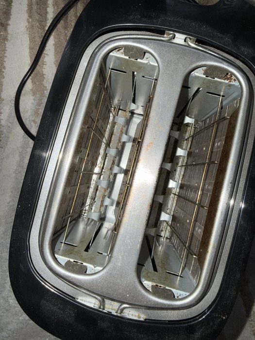 Toster Philips czarny