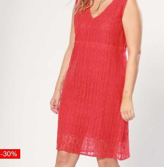 Vestido em renda forrado vermelho tamanho 48