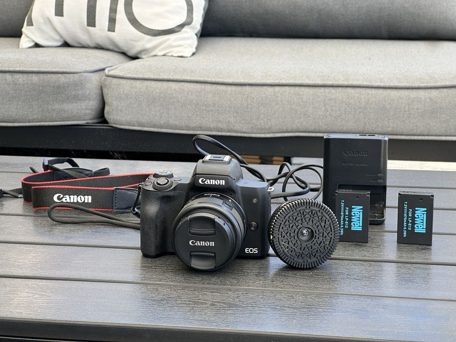Canon EOS m50 + 32mm f10 naleśnik  + 2 bateireb
