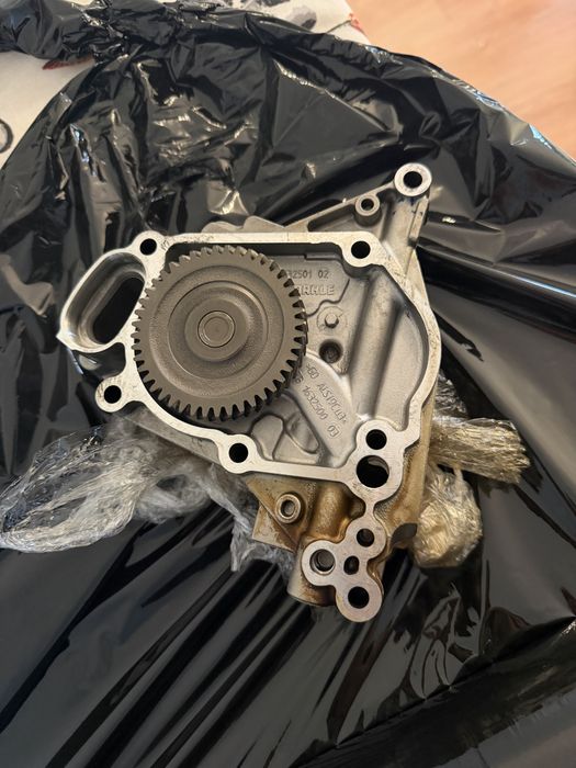 Pompa oleju BMW F10 n20 b20