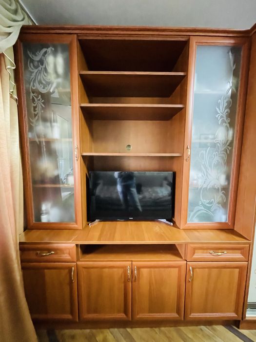 Шафа-стінка   для вітальні .