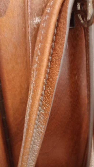 Mala Bimba y Lola em pele prateada