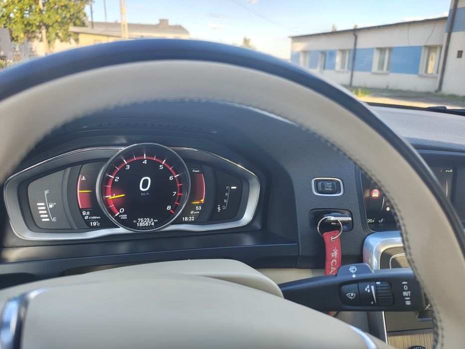 Volvo S60 t5 caly w oryginale