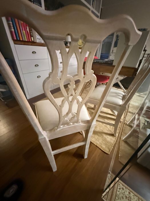 2 cadeiras chipandale brancas