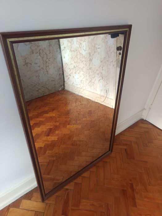 Espelho Vintage com Moldura em Madeira