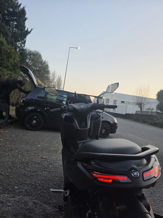 YAMAHA NMAX 125 – 2025 | APENAS 5.545 Kms 
AMAHA NMAX 125 – 2025 | APENAS 5.545 KM |
