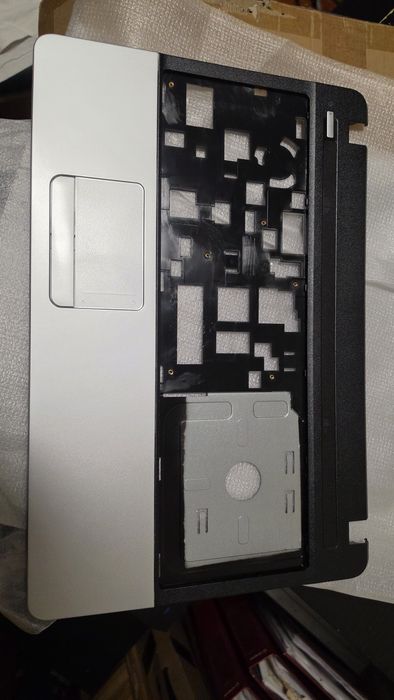 Kit Carcaça Acer Aspire E1-571 / V3-571 / Packard Bell TV11 (Palmrest + Base)