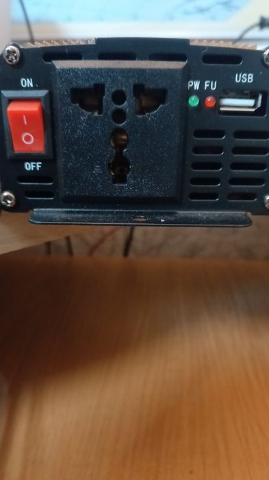 Инвертор 12/220 3000ват