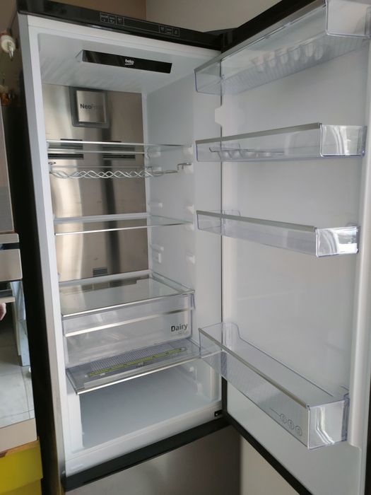 Lodówka Beko MCNA406I632XBRN uszkodzona w całości lub części