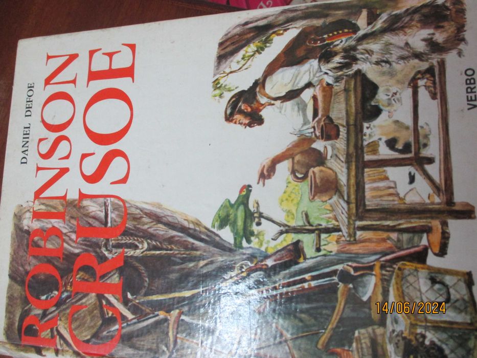 Livro antigo . Robinson Crusoe de Daniel Defoe