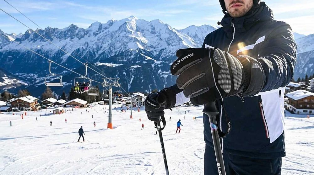 Black Crevice Ski Gloves 3M Thinsulate