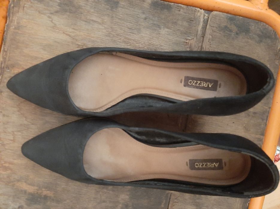 Sapatos Arezzo, 39, salto alto, pretos.